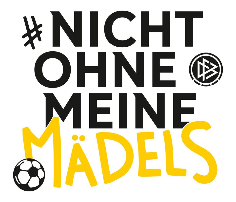 Schriftzug „#NICHT OHNE MEINE MÄDELS“ mit einem Fußball, in Schwarz und Gelb gestaltet.