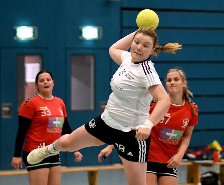 1. Damen DJK Coesfeld Handball Handballerin in Aktion DJK Coesfeld Handball