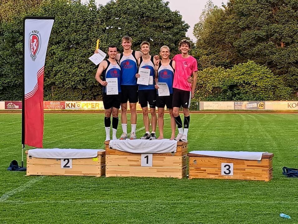 Staffel-Team der LG Coesfeld auf Siegerpodest