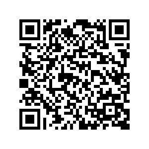 Schwarz-weißer QR-Code auf hellem Hintergrund.